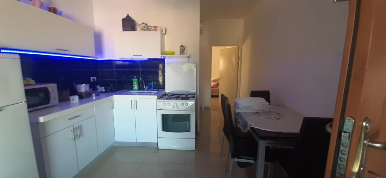 Family Apart Nahariya Εξωτερικό φωτογραφία