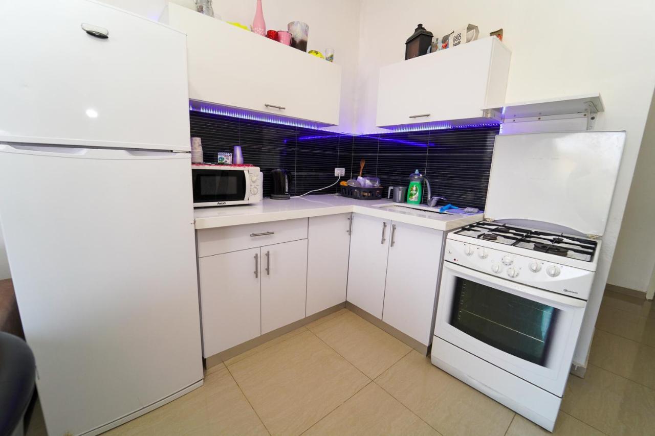 Family Apart Nahariya Εξωτερικό φωτογραφία